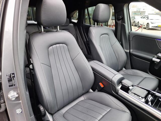 Mercedes-Benz GLA-KLASSE 250 e Luxury Line | Panoramadak | Night pakket | Leder zwart | Achteruitrijcamera | Sfeerverlichting | Stoelverwarming | Multibeam LED | Keyless-GO | Elektrische achterklep