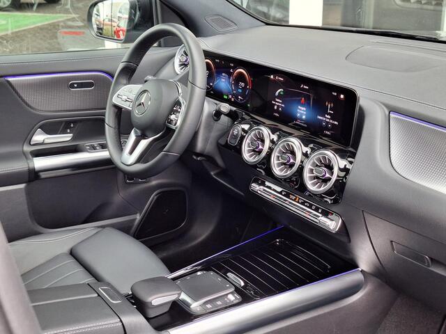 Mercedes-Benz GLA-KLASSE 250 e Luxury Line | Panoramadak | Night pakket | Leder zwart | Achteruitrijcamera | Sfeerverlichting | Stoelverwarming | Multibeam LED | Keyless-GO | Elektrische achterklep