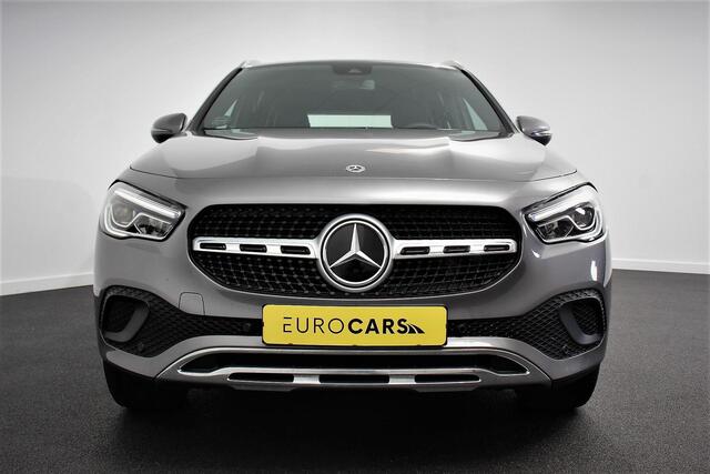 Mercedes-Benz GLA-KLASSE 200 Progressive Automaat Navigatie Climate control Cruise Control LED Elektrische Achterklep Lichtmetalen Velgen Camera