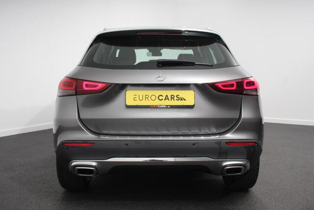 Mercedes-Benz GLA-KLASSE 200 Progressive Automaat Navigatie Climate control Cruise Control LED Elektrische Achterklep Lichtmetalen Velgen Camera