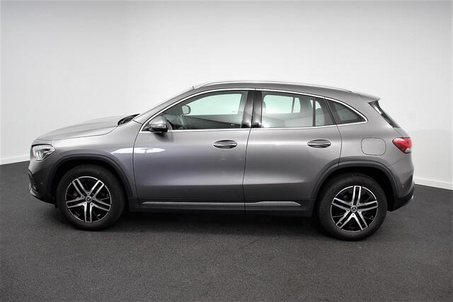 Mercedes-Benz GLA-KLASSE 200 Progressive Automaat Navigatie Climate control Cruise Control LED Elektrische Achterklep Lichtmetalen Velgen Camera