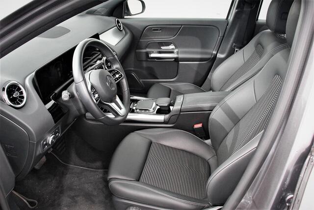 Mercedes-Benz GLA-KLASSE 200 Progressive Automaat Navigatie Climate control Cruise Control LED Elektrische Achterklep Lichtmetalen Velgen Camera
