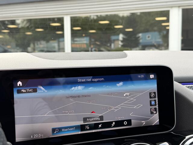 Mercedes-Benz GLA-KLASSE 200 AMG-Line | Panodak | Trekhaak | CarPlay |