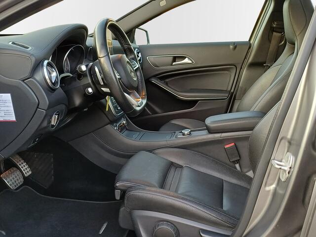 Mercedes-Benz GLA-KLASSE 180 AMG / Leder / Panodak / NL auto