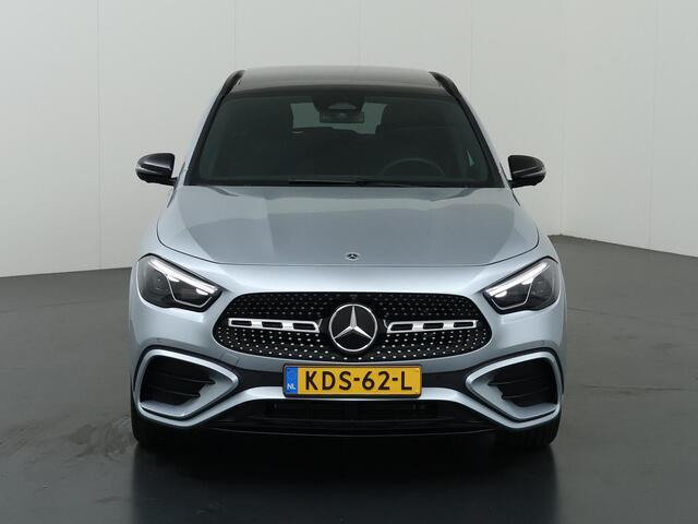 Mercedes-Benz GLA-KLASSE 250e Business Solution AMG | Night | Trekhaak | Panoramaschuifdak | 360 Camera | Dodehoekassistent | Sfeerverlichting |