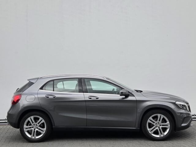 Mercedes-Benz GLA-KLASSE 180 Premium Apple CarPlay Stoelverwarming | Sportstoelen | Urban Pack | PDC V+A