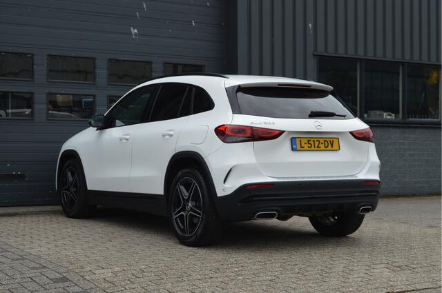 Mercedes-Benz GLA-KLASSE 200 Business Solution AMG | CAMERA | SFEERVERLICHTING | CARPLAY |