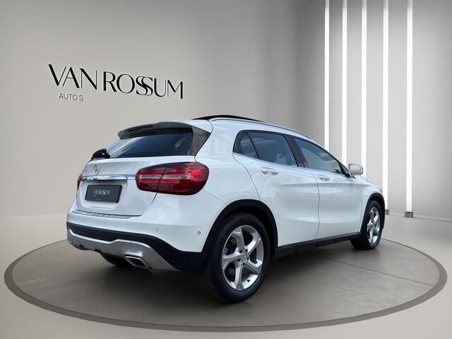 Mercedes-Benz GLA-KLASSE 180 Premium | Pano | Leder sportstoelen | Camera | 18" | Cruise |