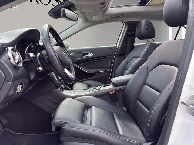 Mercedes-Benz GLA-KLASSE 180 Premium | Pano | Leder sportstoelen | Camera | 18" | Cruise |