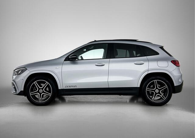 Mercedes-Benz GLA-KLASSE 250 e Business Solution AMG | Trekhaak | Smartphone integratie | Nightpakket | GUARD 360 ° Vehicle protection Plus | Inclusief 24 maanden Mercedes-Benz Certified garantie voor Europa.