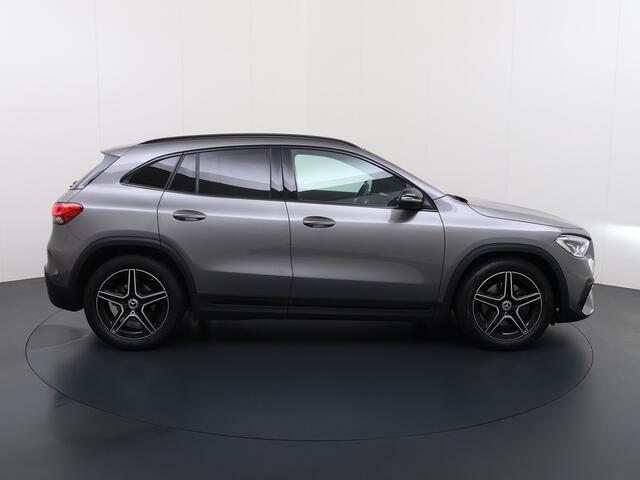 Mercedes-Benz GLA-KLASSE 180 AMG line | Night Sfeer Camera