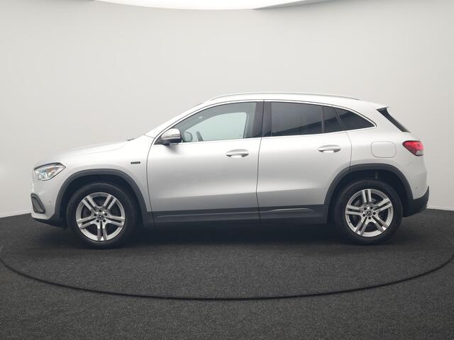Mercedes-Benz GLA-KLASSE 250 e Progressive PHEV 218pk Dealer O.H | Adaptive Cruise | Camera | Lederen Sporstoelen Verwarmd | BLIS | Apple Carplay | Pilot Assist | Widescreen Navi | Virtual | DAB | 18"L.M | Plug In Hybrid |