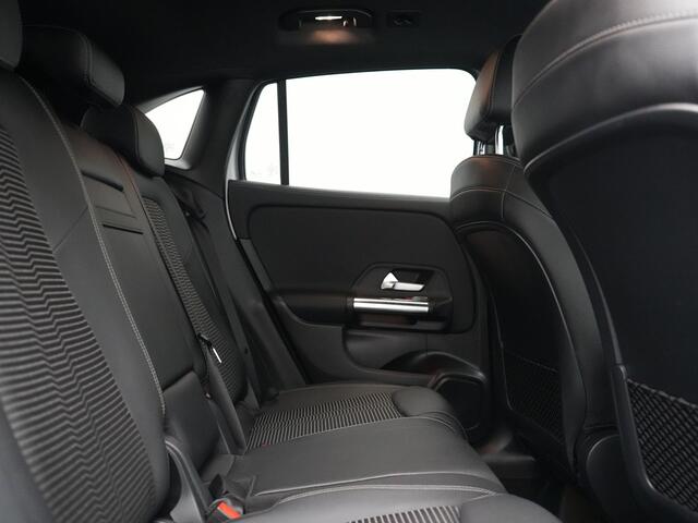 Mercedes-Benz GLA-KLASSE 250 e Progressive PHEV 218pk Dealer O.H | Adaptive Cruise | Camera | Lederen Sporstoelen Verwarmd | BLIS | Apple Carplay | Pilot Assist | Widescreen Navi | Virtual | DAB | 18"L.M | Plug In Hybrid |