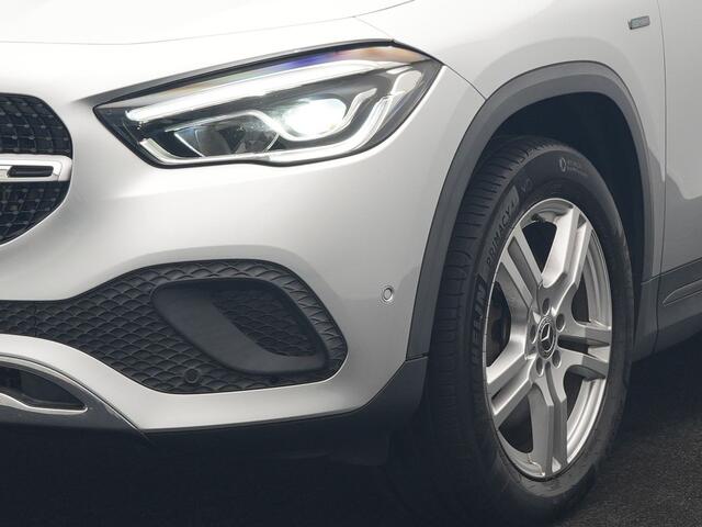 Mercedes-Benz GLA-KLASSE 250 e Progressive PHEV 218pk Dealer O.H | Adaptive Cruise | Camera | Lederen Sporstoelen Verwarmd | BLIS | Apple Carplay | Pilot Assist | Widescreen Navi | Virtual | DAB | 18"L.M | Plug In Hybrid |