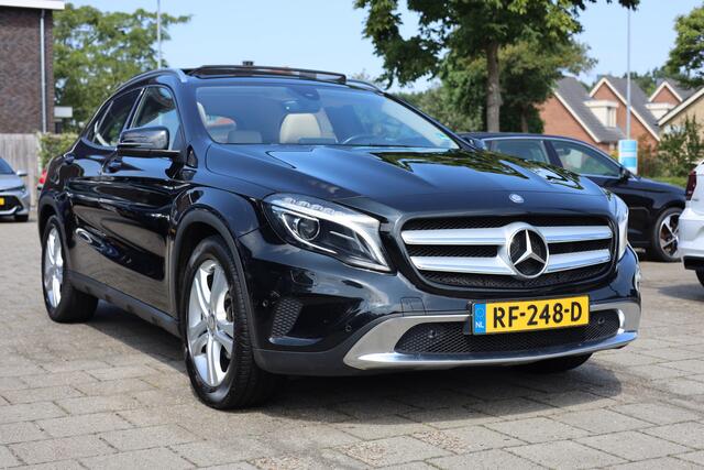 Mercedes-Benz GLA-KLASSE 180 PREMIUM I LEDER I PANO I AUT I TREKHAAK