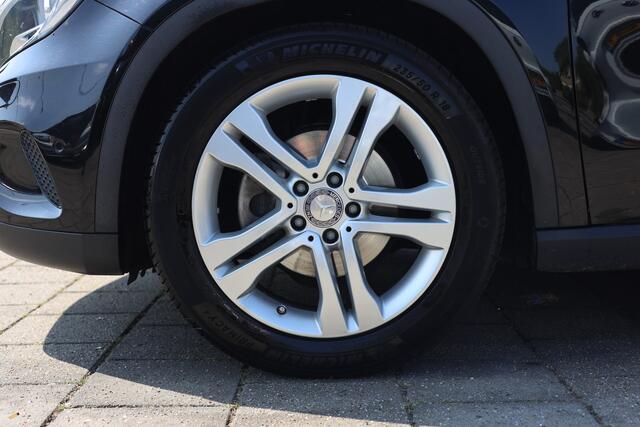 Mercedes-Benz GLA-KLASSE 180 PREMIUM I LEDER I PANO I AUT I TREKHAAK