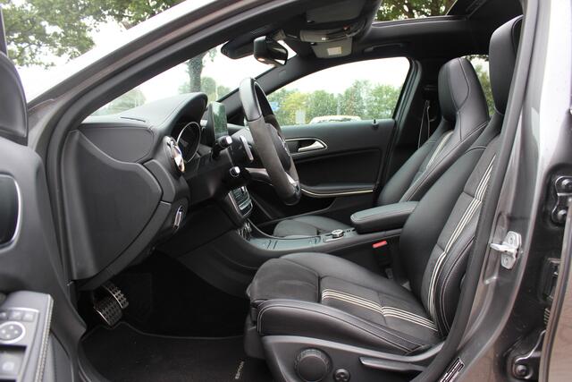Mercedes-Benz GLA-KLASSE 250 4Matic WhiteArt / Panoramadak / Camera / Leder&Alcantara / Apple CarPlay / 19'' / Navigatie / Stoelverwarming / DAB / Dodehoek / Cruise Control