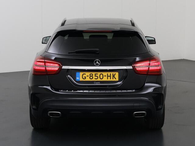 Mercedes-Benz GLA-KLASSE 180 Business Solution AMG Limited | Night | Multibeam | Getint glas | Achteruitrijcamera |