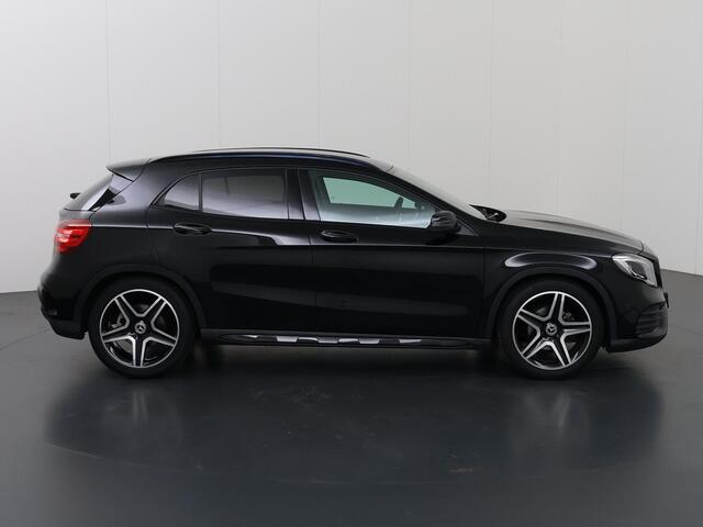 Mercedes-Benz GLA-KLASSE 180 Business Solution AMG Limited | Night | Multibeam | Getint glas | Achteruitrijcamera |
