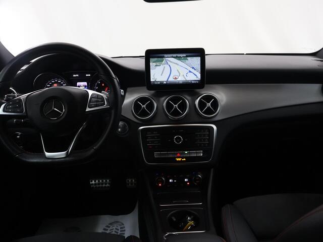 Mercedes-Benz GLA-KLASSE 180 Business Solution AMG Limited | Night | Multibeam | Getint glas | Achteruitrijcamera |