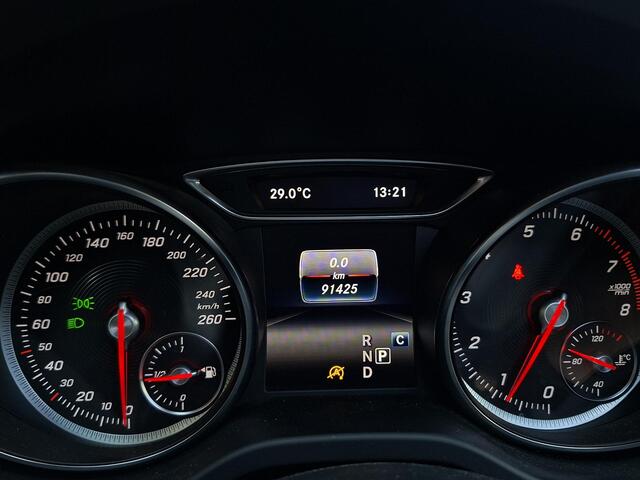 Mercedes-Benz GLA-KLASSE 180 Business Solution AMG|Schuifdak|camera