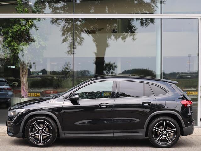 Mercedes-Benz GLA-KLASSE 200 Business Solution AMG l Trekhaak l Keyless l Panoramadak l Ambiente lichtpakket