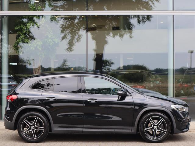 Mercedes-Benz GLA-KLASSE 200 Business Solution AMG l Trekhaak l Keyless l Panoramadak l Ambiente lichtpakket