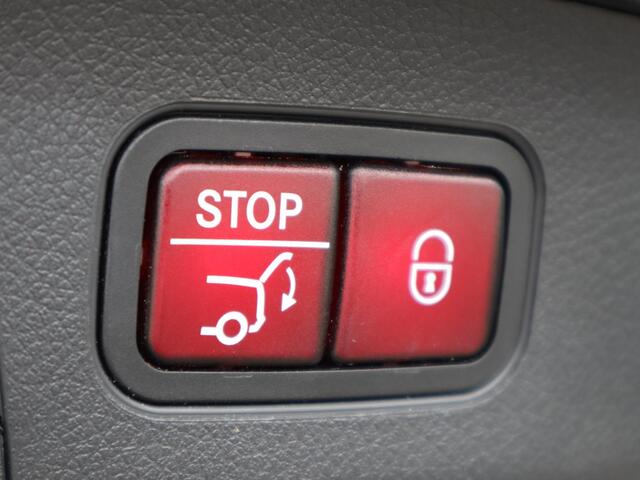Mercedes-Benz GLA-KLASSE 200 Business Solution AMG l Trekhaak l Keyless l Panoramadak l Ambiente lichtpakket