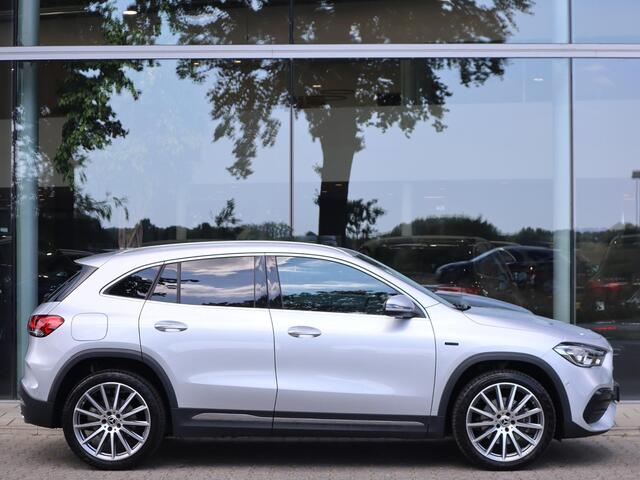Mercedes-Benz GLA-KLASSE 250 e AMG Line l Keyless l Stoelverwarming l Achteruitrij camera