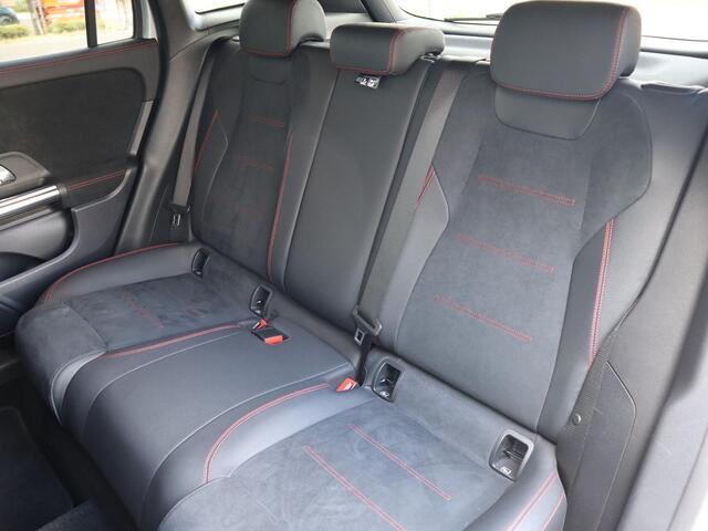 Mercedes-Benz GLA-KLASSE 250 e AMG Line l Keyless l Stoelverwarming l Achteruitrij camera