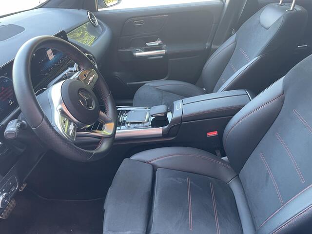 Mercedes-Benz GLA-KLASSE 200 163pk DCT AMG Line Navigatie Parkeersensoren Camera Cruise Control Stoelverwarming Ledverlichting Virtual Cockpit Climatronic