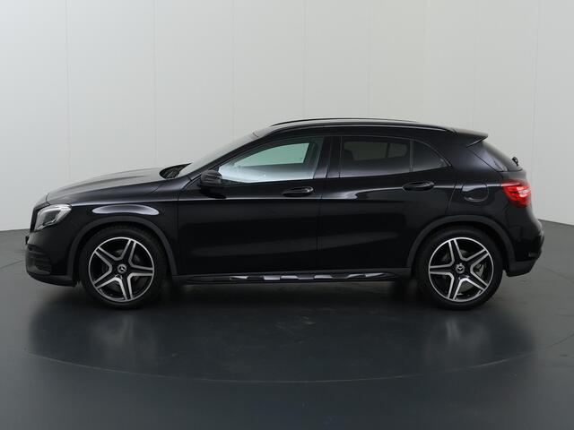 Mercedes-Benz GLA-KLASSE 180 Business Solution AMG | Night | Keyless | Achteruitrijcamera | 19" lichtmetalen velgen |