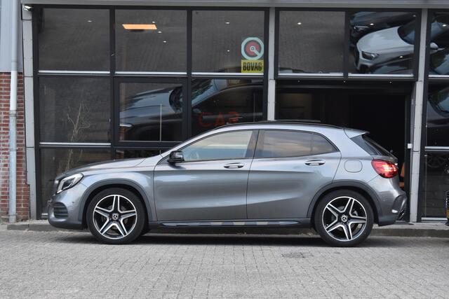 Mercedes-Benz GLA-KLASSE 180 AMG Line Pano Keyless Camera LED