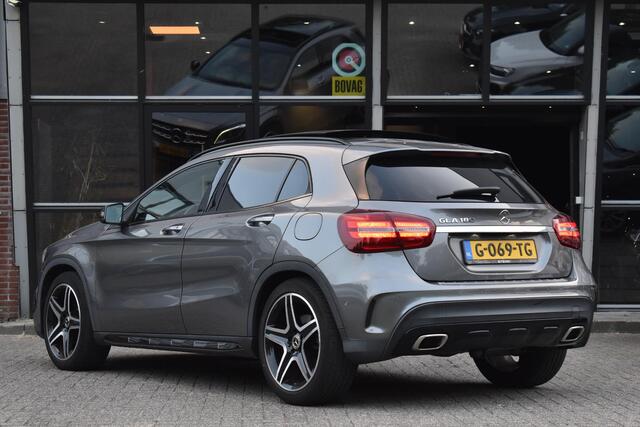 Mercedes-Benz GLA-KLASSE 180 AMG Line Pano Keyless Camera LED