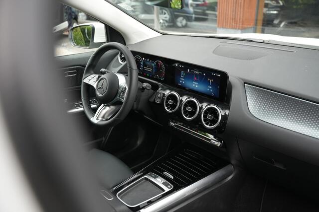 Mercedes-Benz GLA-KLASSE 250 e Business Solution Adapt. Cruise Stoelverw. LED Dodehoek
