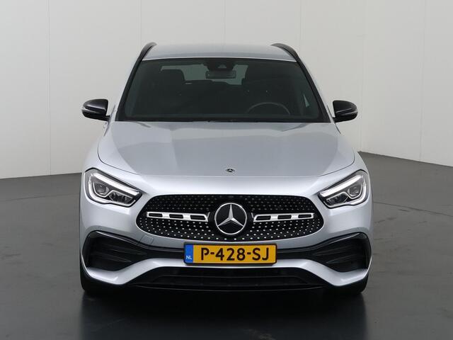 Mercedes-Benz GLA-KLASSE 180 Business Solution AMG | Night | Widescreen | Stoelverwarming | Extra getint glas |