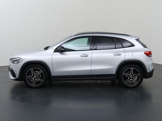 Mercedes-Benz GLA-KLASSE 180 Business Solution AMG | Night | Widescreen | Stoelverwarming | Extra getint glas |