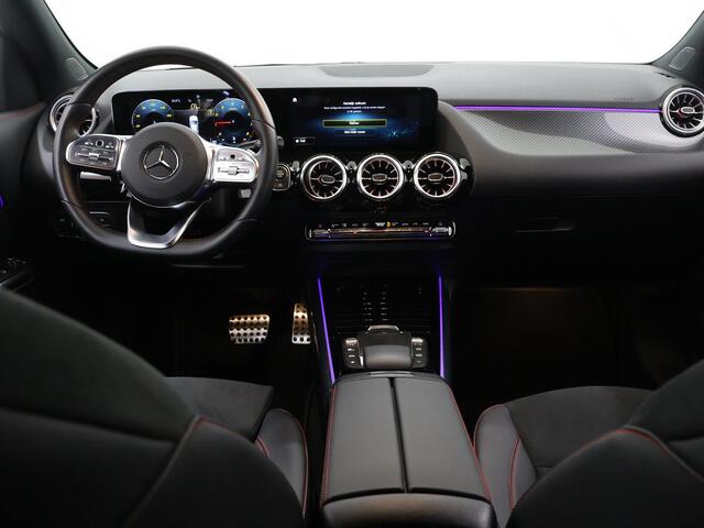 Mercedes-Benz GLA-KLASSE 180 Business Solution AMG | Night | Widescreen | Stoelverwarming | Extra getint glas |