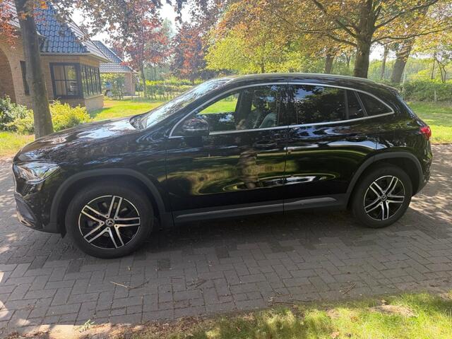 Mercedes-Benz GLA-KLASSE 250 e BnsSol Lux Ltd