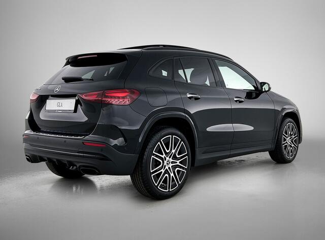 Mercedes-Benz GLA-KLASSE 250 e 140 Year Edition | Plus pakket | Parkeerpakket | Nightpakket | Panoramaschuifdak | Warmtewerend, donkergetint glas | 20" tien-dubbelspaaks AMG velgen |