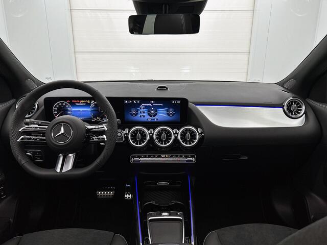 Mercedes-Benz GLA-KLASSE 250 e 140 Year Edition | Plus pakket | Parkeerpakket | Nightpakket | Panoramaschuifdak | Warmtewerend, donkergetint glas | 20" tien-dubbelspaaks AMG velgen |