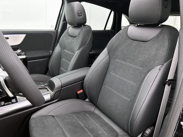 Mercedes-Benz GLA-KLASSE 250 e 140 Year Edition | Plus pakket | Parkeerpakket | Nightpakket | Panoramaschuifdak | Warmtewerend, donkergetint glas | 20" tien-dubbelspaaks AMG velgen |