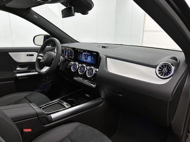 Mercedes-Benz GLA-KLASSE 250 e 140 Year Edition | Plus pakket | Parkeerpakket | Nightpakket | Panoramaschuifdak | Warmtewerend, donkergetint glas | 20" tien-dubbelspaaks AMG velgen |