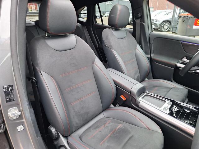 Mercedes-Benz GLA-KLASSE 250 e Business Solution AMG | Panoramadak | Night pakket | Achteruitrijcamera | DISTRONIC Afstandsassistent | Sfeerverlichting | Stoelverwarming | Advanced Sound System | Keyless-GO | Elektrische achterklep