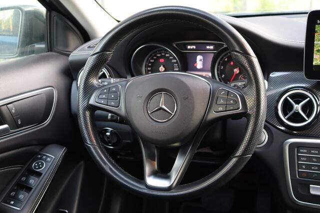 Mercedes-Benz GLA-KLASSE 200 Premium Plus | Leder | Stoelverwarming | Camera | Afn. Trekhaak | Navigatie