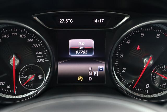 Mercedes-Benz GLA-KLASSE 200 Premium Plus | Leder | Stoelverwarming | Camera | Afn. Trekhaak | Navigatie