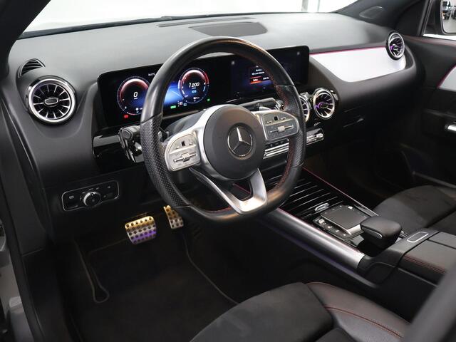 Mercedes-Benz GLA-KLASSE 250 e AMG | Panoramadak | Memory | Multibeam | Keyless | Sfeerverlichting | Stoelverwarming |