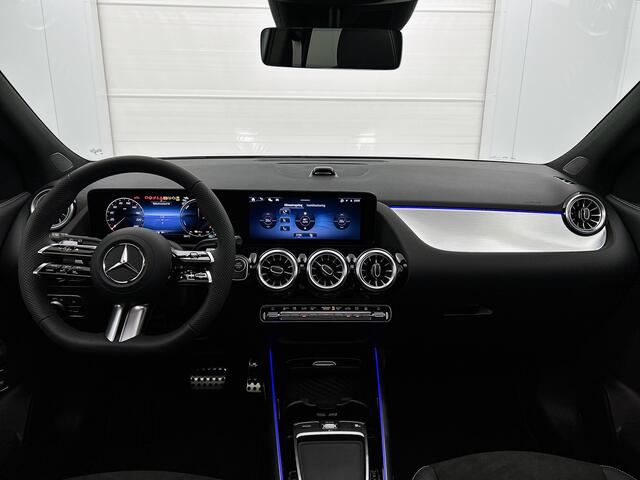 Mercedes-Benz GLA-KLASSE 250 e 140 Year Edition | Plus pakket | Nightpakket | Parkeerpakket | Panoramaschuifdak | 20" tien-dubbelspaaks AMG velgen | Warmtewerend, donkergetint glas |