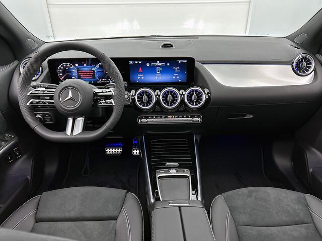 Mercedes-Benz GLA-KLASSE 250 e 140 Year Edition | Plus pakket | Parkeerpakket | Panoramaschuifdak | 20" tien-dubbelspaaks AMG velgen | Warmtewerend, donkergetint glas |