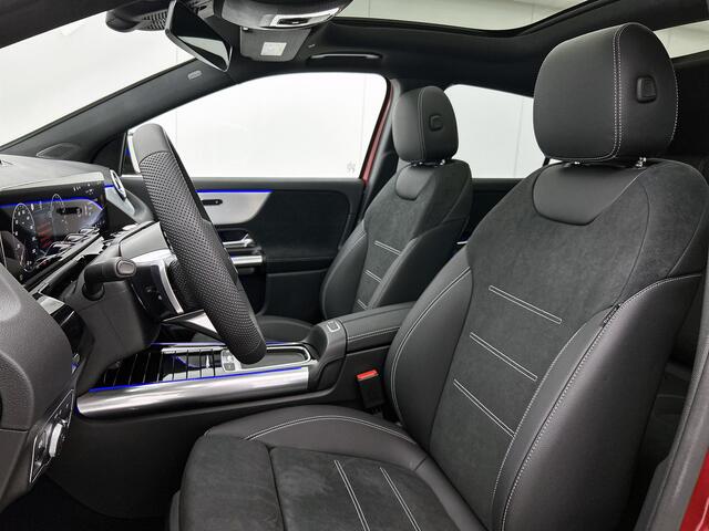 Mercedes-Benz GLA-KLASSE 250 e 140 Year Edition | Plus Pakket | Nightpakket | Parkeerpakket | Panoramaschuifdak | 20" tien-dubbelspaaks AMG velgen | Warmtewerend, donkergetint glas |